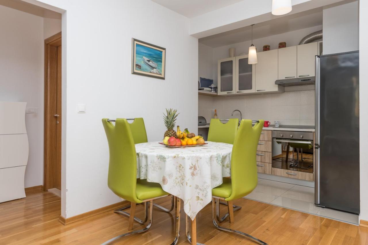Neno Apartment Makarska Exterior photo