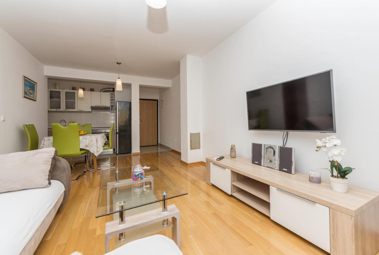 Neno Apartment Makarska Exterior photo