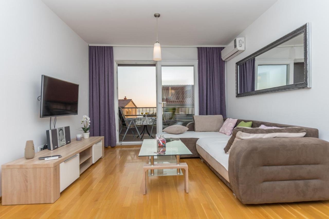 Neno Apartment Makarska Exterior photo
